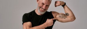 Tatuaże na bicepsie - wzory, napisy, trendy. Tatuaż na bicepsie od wewnątrz